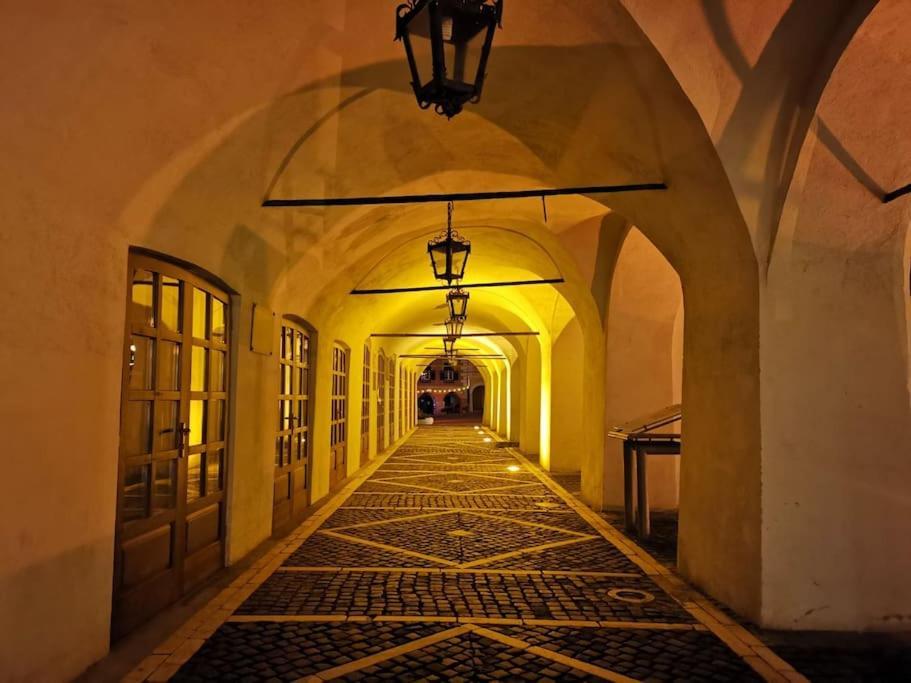 Charming Studio Ideal For Getaways Or Workations In Sibiu'S Medieval City Center Zewnętrze zdjęcie