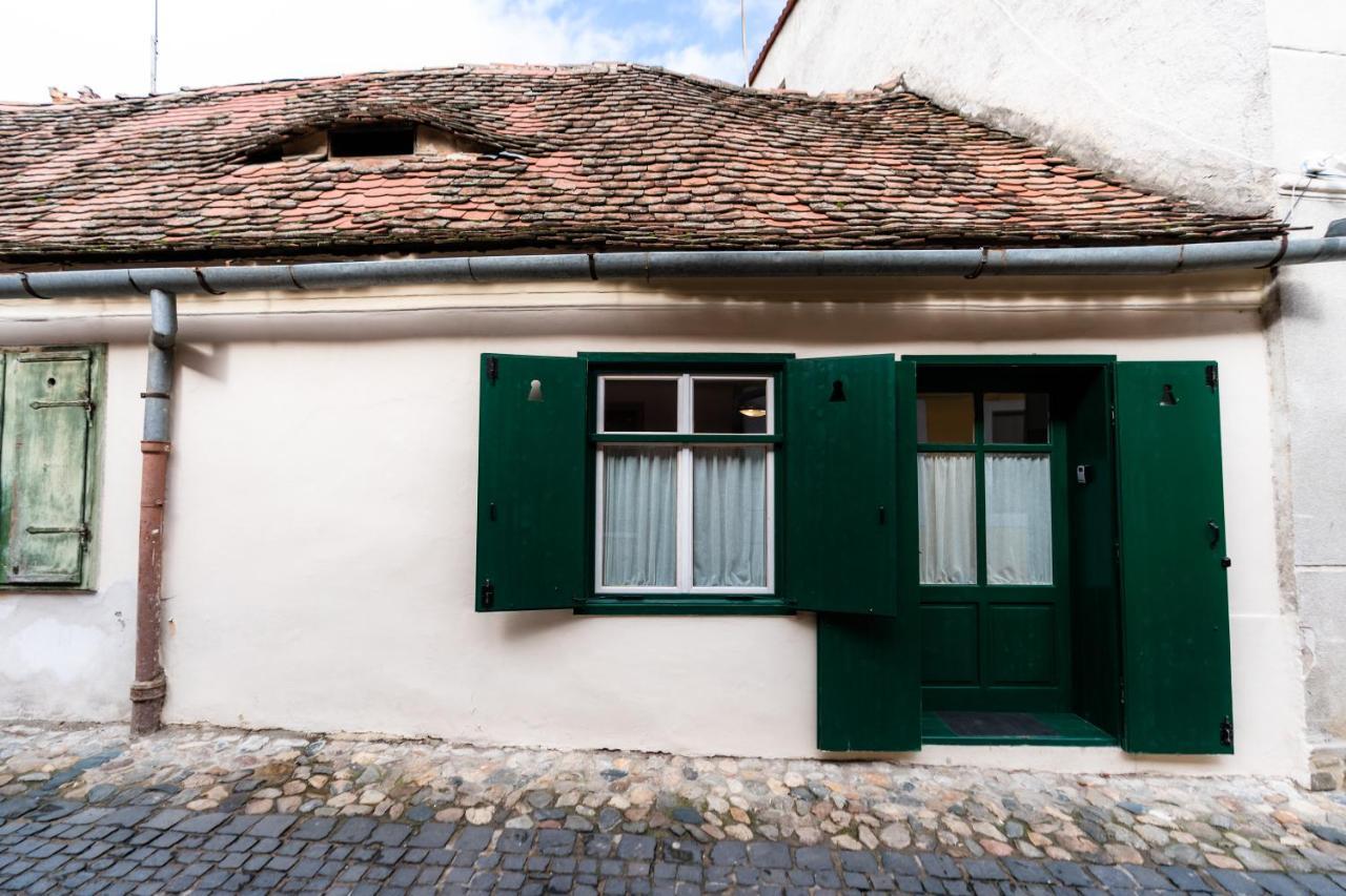 Charming Studio Ideal For Getaways Or Workations In Sibiu'S Medieval City Center Zewnętrze zdjęcie